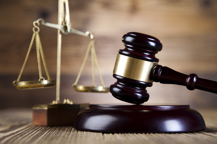 上海職務犯罪律師探討：如何防范行政機關濫用職權的法律防線與實例分析