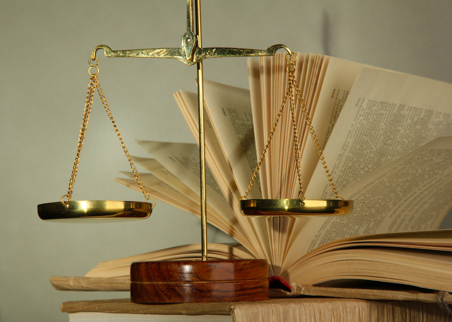 上海刑事案件律師視角：個(gè)人網(wǎng)上信息泄露如何損害個(gè)人利益