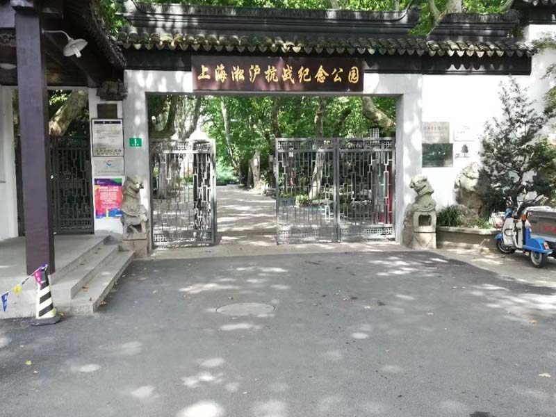 上海好的刑事律師來講講單元犯罪時的自然人如何做罪輕辯護