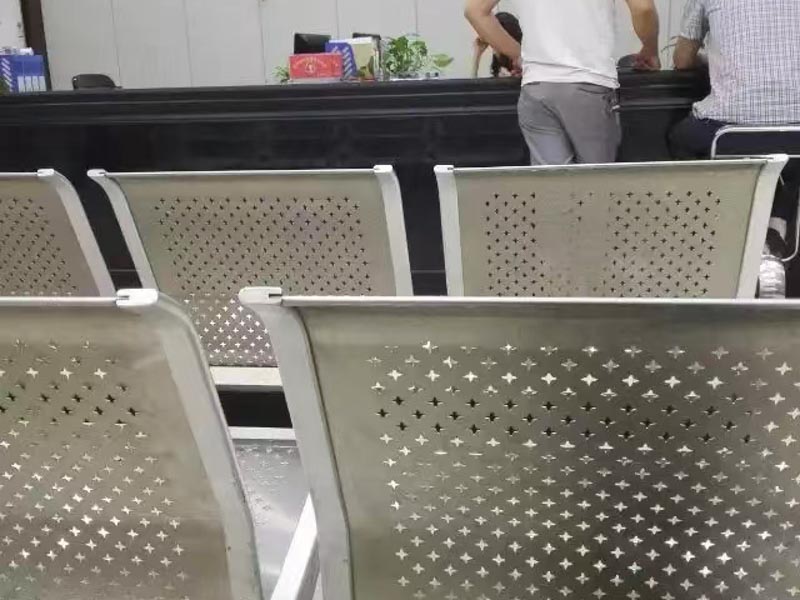 崇明刑事律師來講講清潔工掃地時將辦公室的財物拿走怎么辦