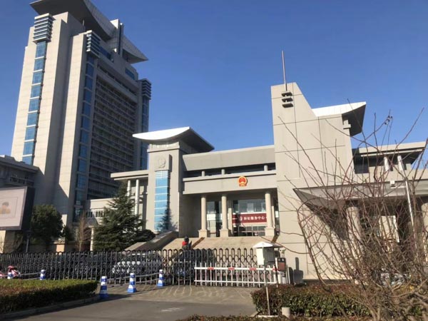 攜帶兇器盜竊構成什么罪？閔行刑事律師為您講解