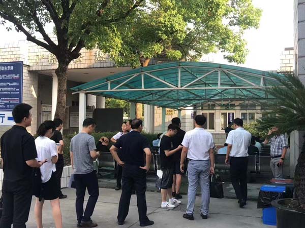 駕駛超限超載的車輛是否構成犯罪？上海刑事案請律師來回答